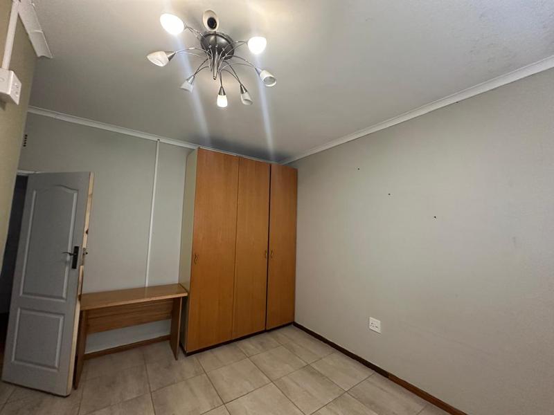 To Let 4 Bedroom Property for Rent in Southernwood Eastern Cape
